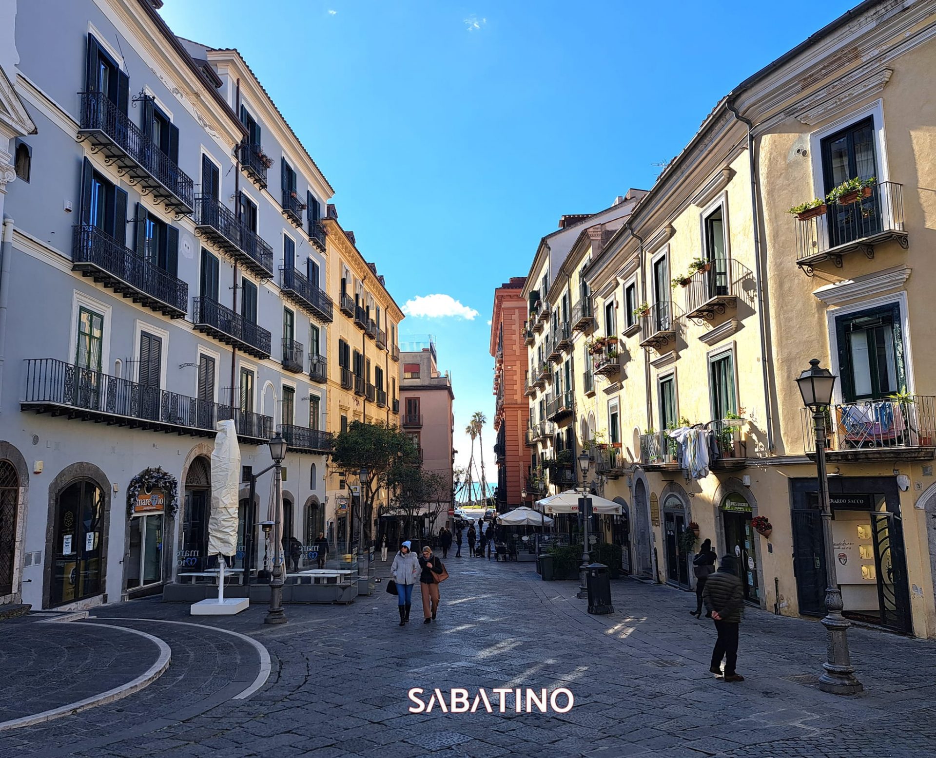 NEGOZIO in LOCAZIONE PIAZZA PORTANOVA / SALERNO